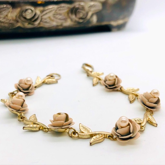 Vintage painted rose bracelet - Picture 1 of 6